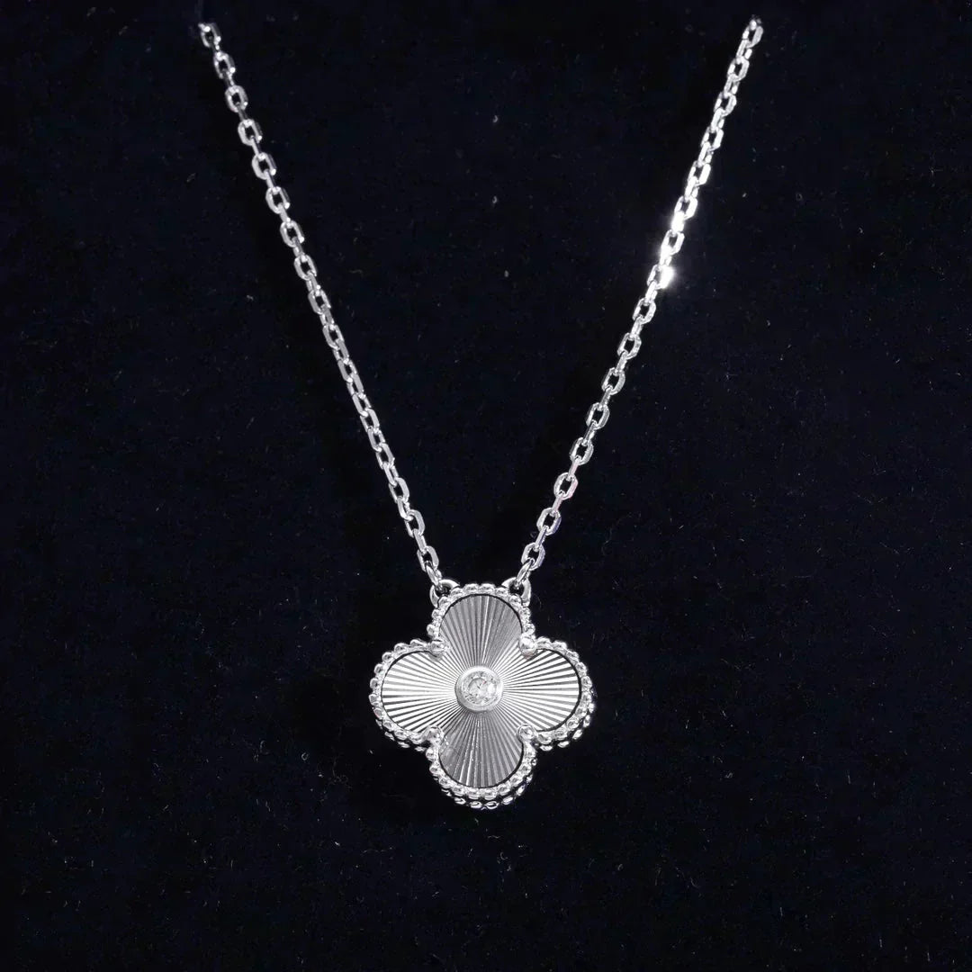 [⭐JeweliWhal]TRÈFLE COLLIER LASER DIAMANT 15 MM ARGENT