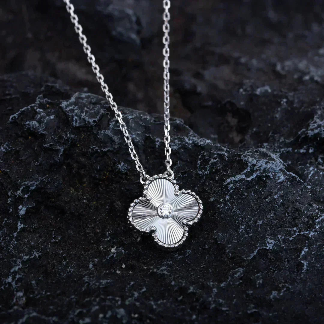 [⭐JeweliWhal]TRÈFLE COLLIER LASER DIAMANT 15 MM ARGENT
