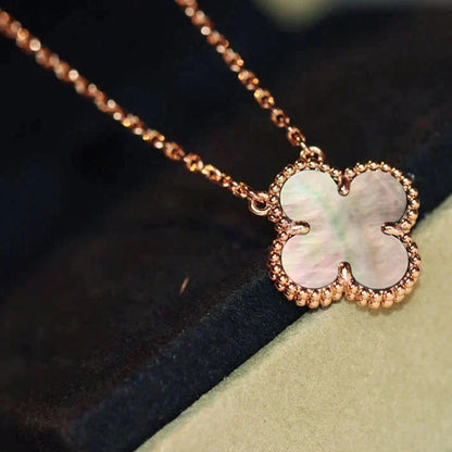 [⭐JeweliWhal]COLLIER TRÈFLE 15MM NACRE GRISE