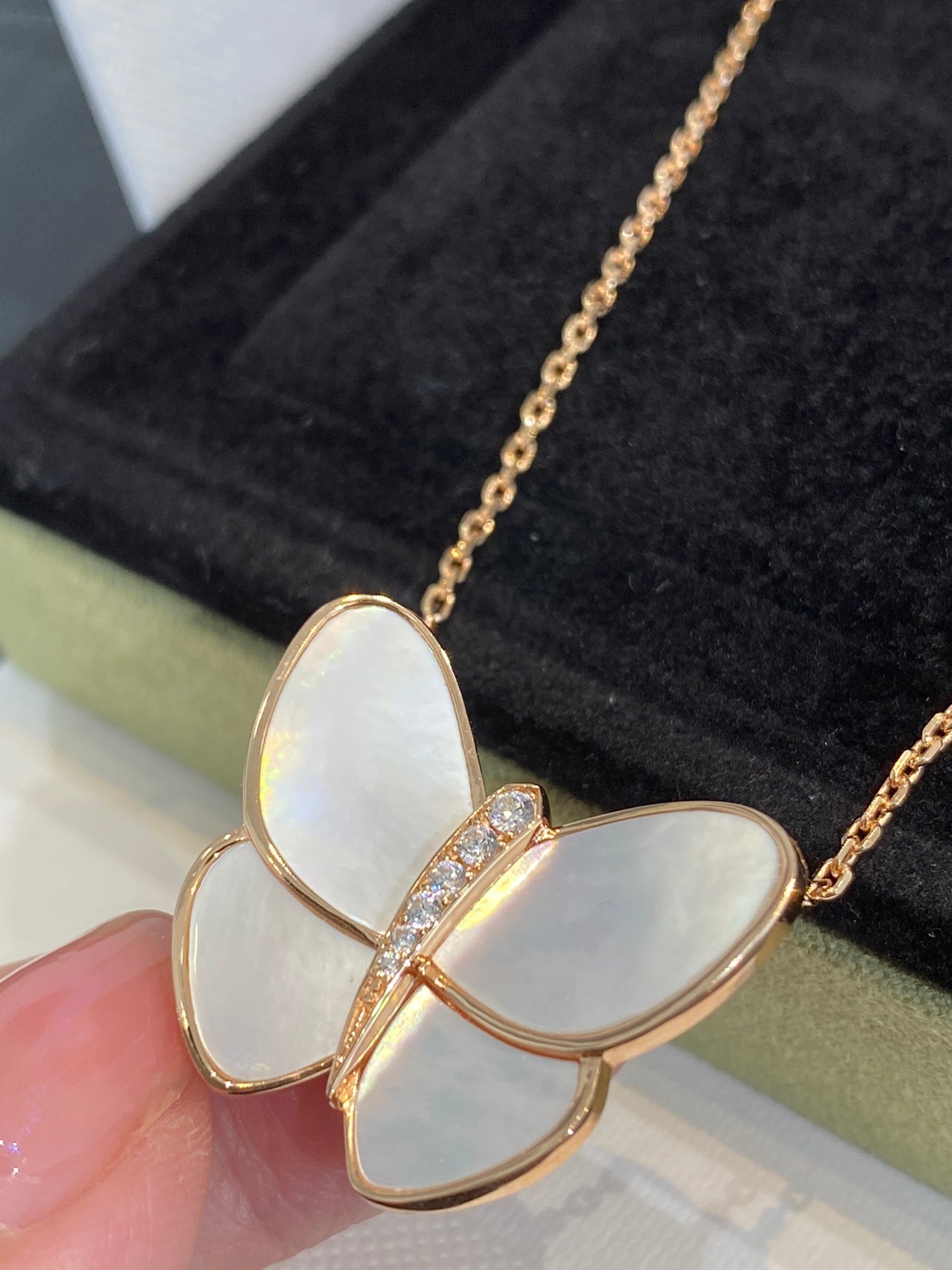 [⭐JeweliWhal]COLLIER PAPILLON EN OR NACRE ET DIAMANTS