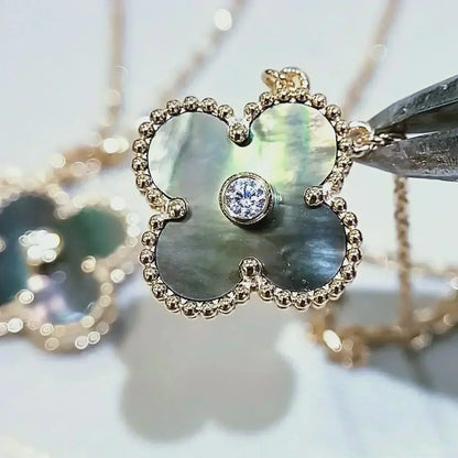 [⭐JeweliWhal]COLLIER TRÈFLE 15MM DIAMANT ET NACRE GRISE