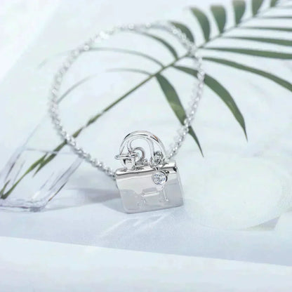[⭐JeweliWhal]COLLIER EN ARGENT AVEC PENDENTIF AMULETTE