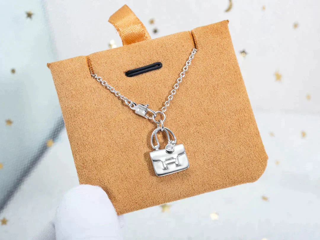 [⭐JeweliWhal]COLLIER EN ARGENT AVEC PENDENTIF AMULETTE