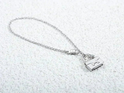 [⭐JeweliWhal]COLLIER EN ARGENT AVEC PENDENTIF AMULETTE