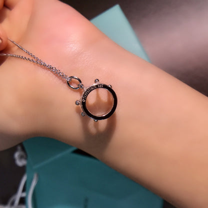 [JeweliWhal]CROWN PEDANT NECKLACE