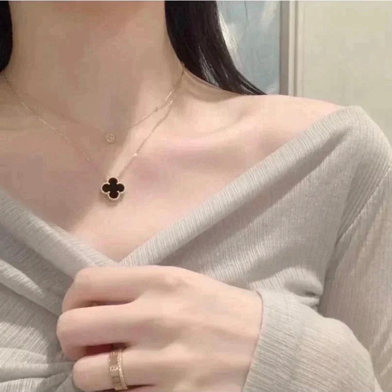 [⭐JeweliWhal]COLLIER FLEUR UNIQUE 15MM ONYX NOIR TRÈFLE