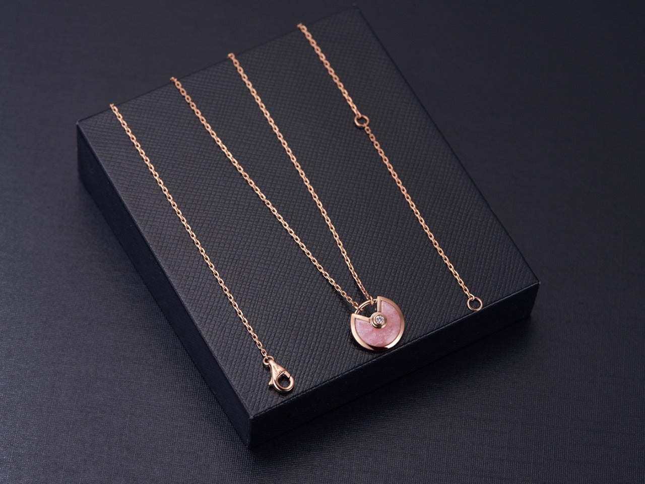 [⭐JeweliWhal]COLLIER AMULETTE NŒUD OR ROSE NACRE ROSE