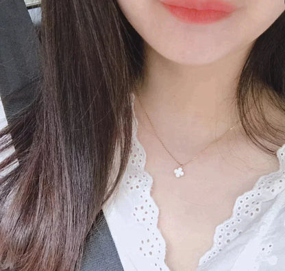 [⭐JeweliWhal]COLLIER TRÈFLE MINI 9,5 MM NACRE BLANCHE
