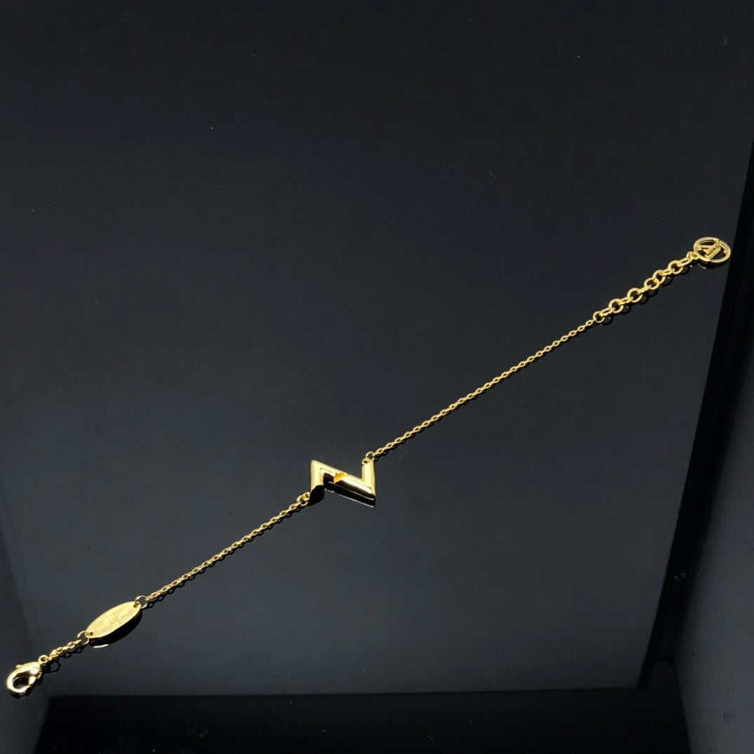 [⭐JeweliWhal]VOLT LV LOGO BRACELET