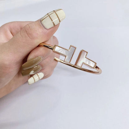 [JeweliWhal]T WIDE MOP OPEN BRACELET
