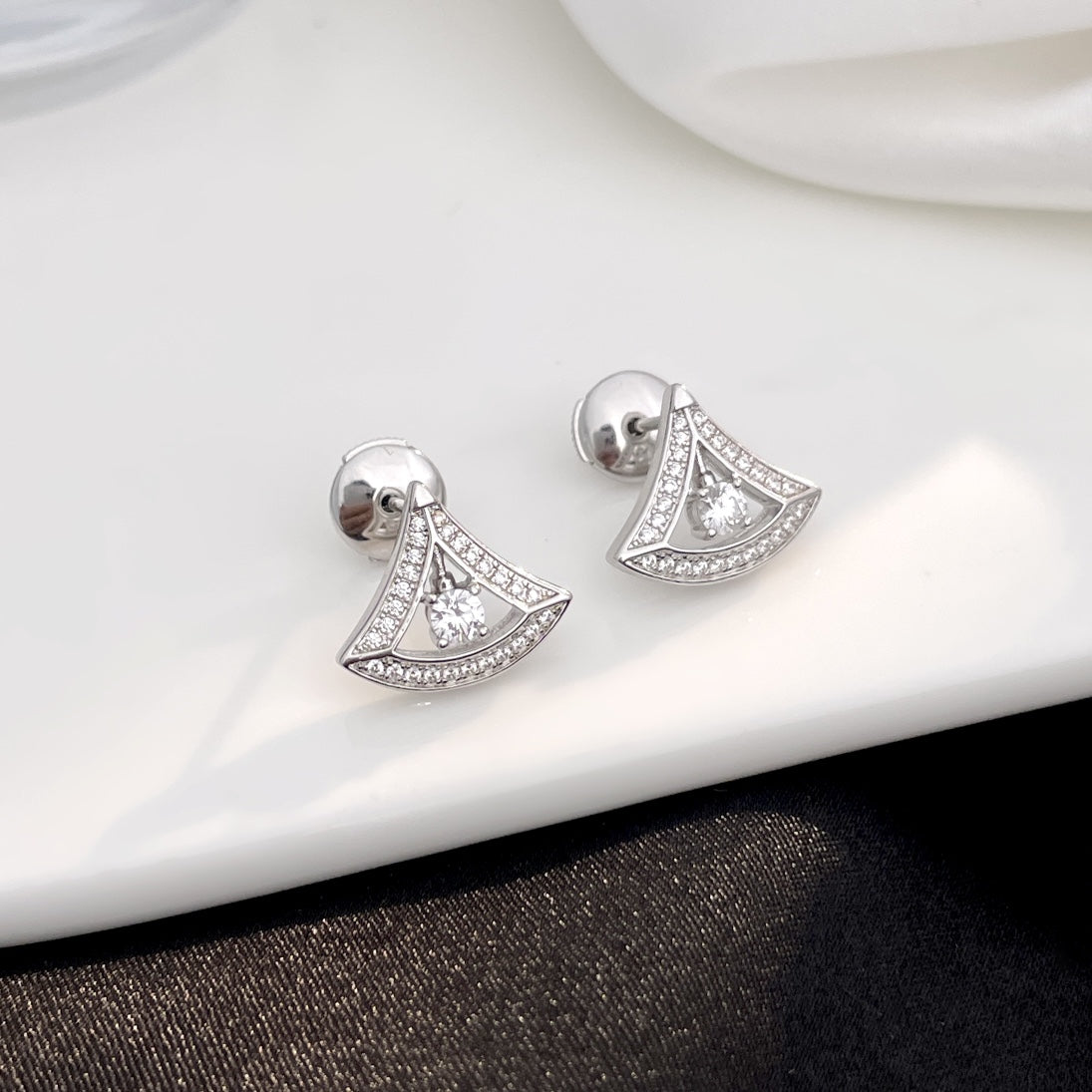 [⭐JeweliWhal]Puces d'oreilles DREAM MINI DIAMOND