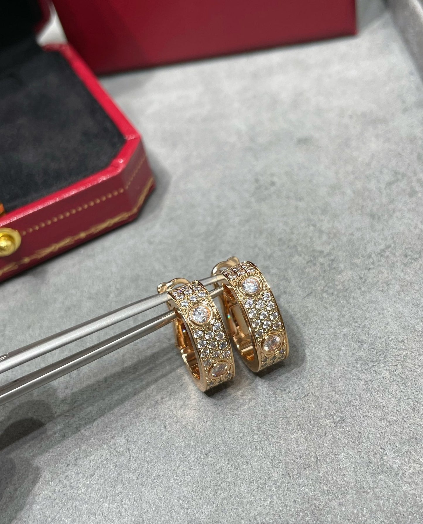[⭐JeweliWhal]BOUCLES D'OREILLES PAVÉES DE DIAMANTS 5.5MM LOVE