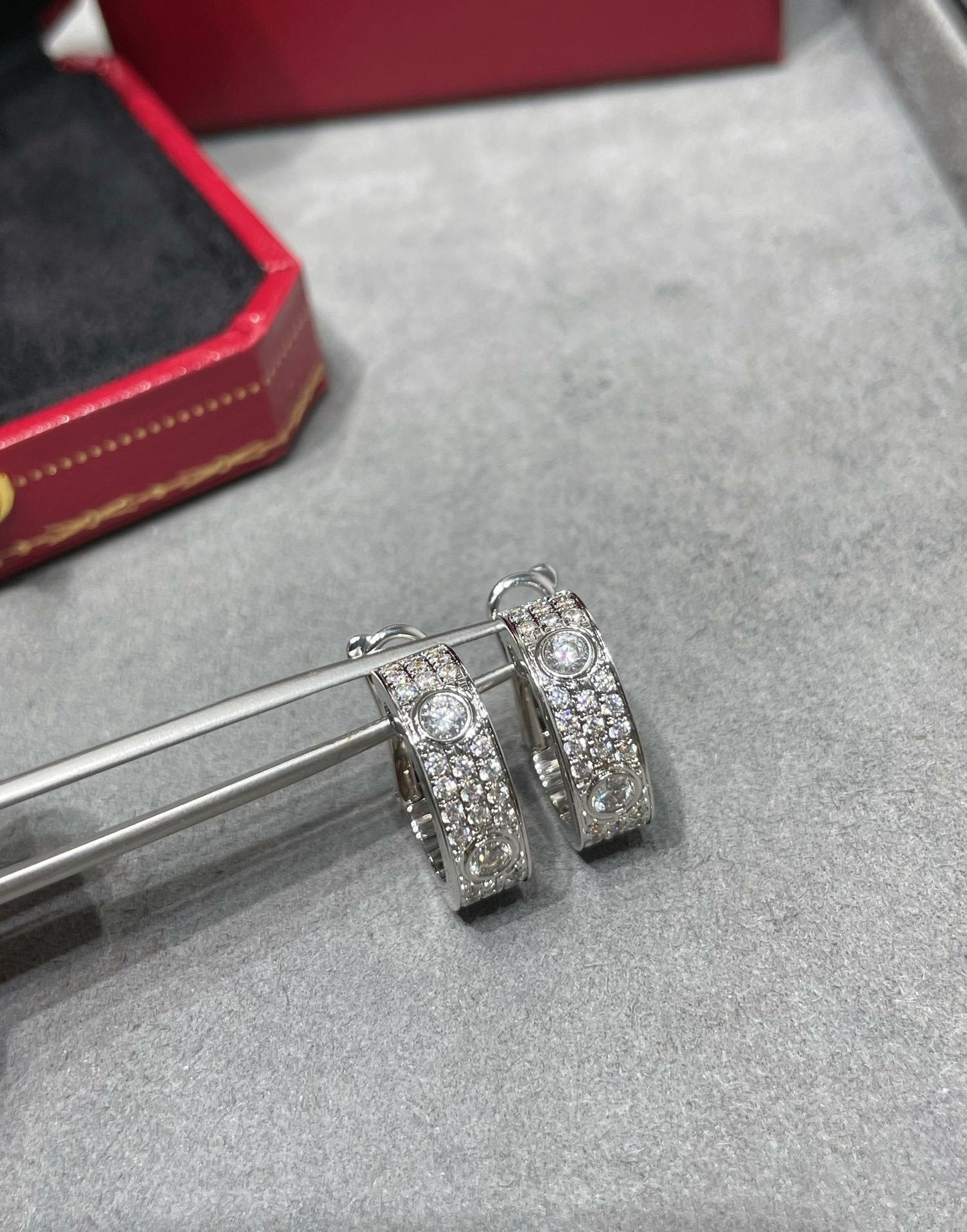 [⭐JeweliWhal]BOUCLES D'OREILLES PAVÉES DE DIAMANTS 5.5MM LOVE