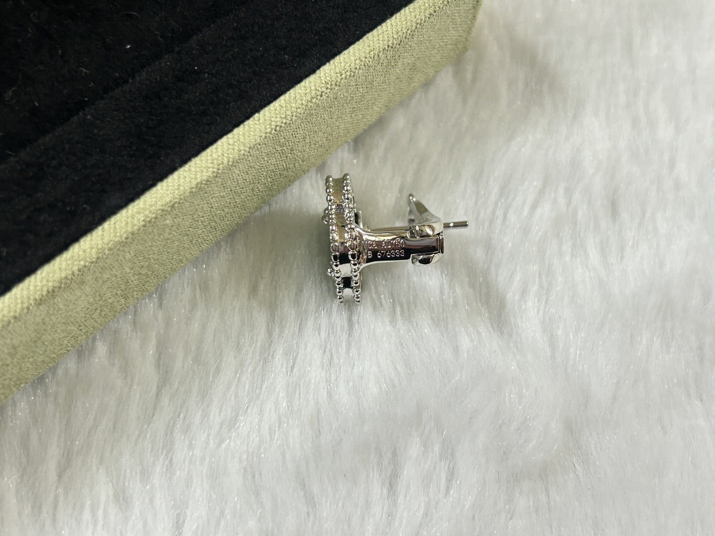[⭐JeweliWhal]CLOUS D'OREILLES MOYENS TRÈFLE PIETERSITE