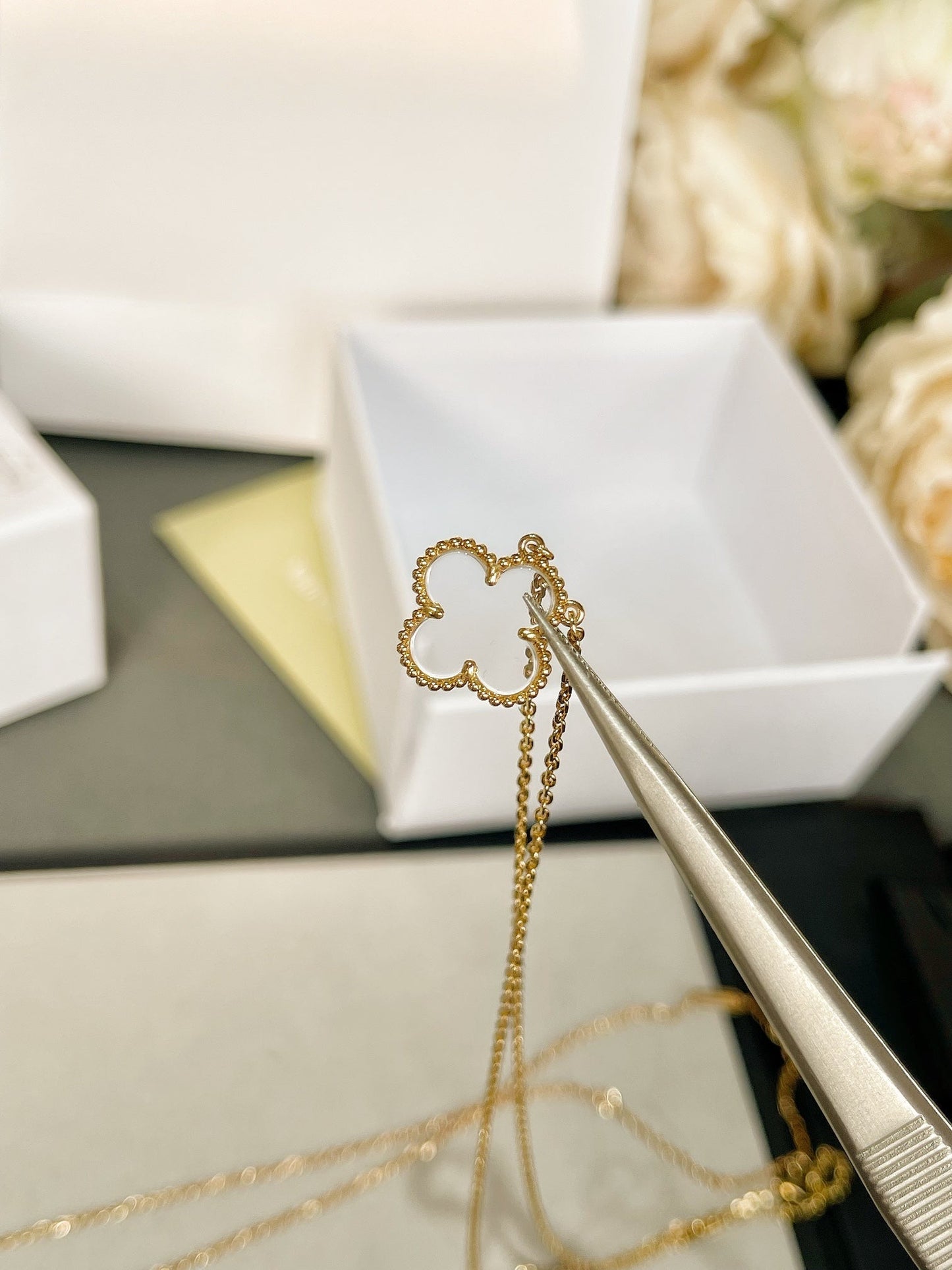[⭐JeweliWhal]COLLIER TRÈFLE CRISTAL DE ROCHE OR ROSE