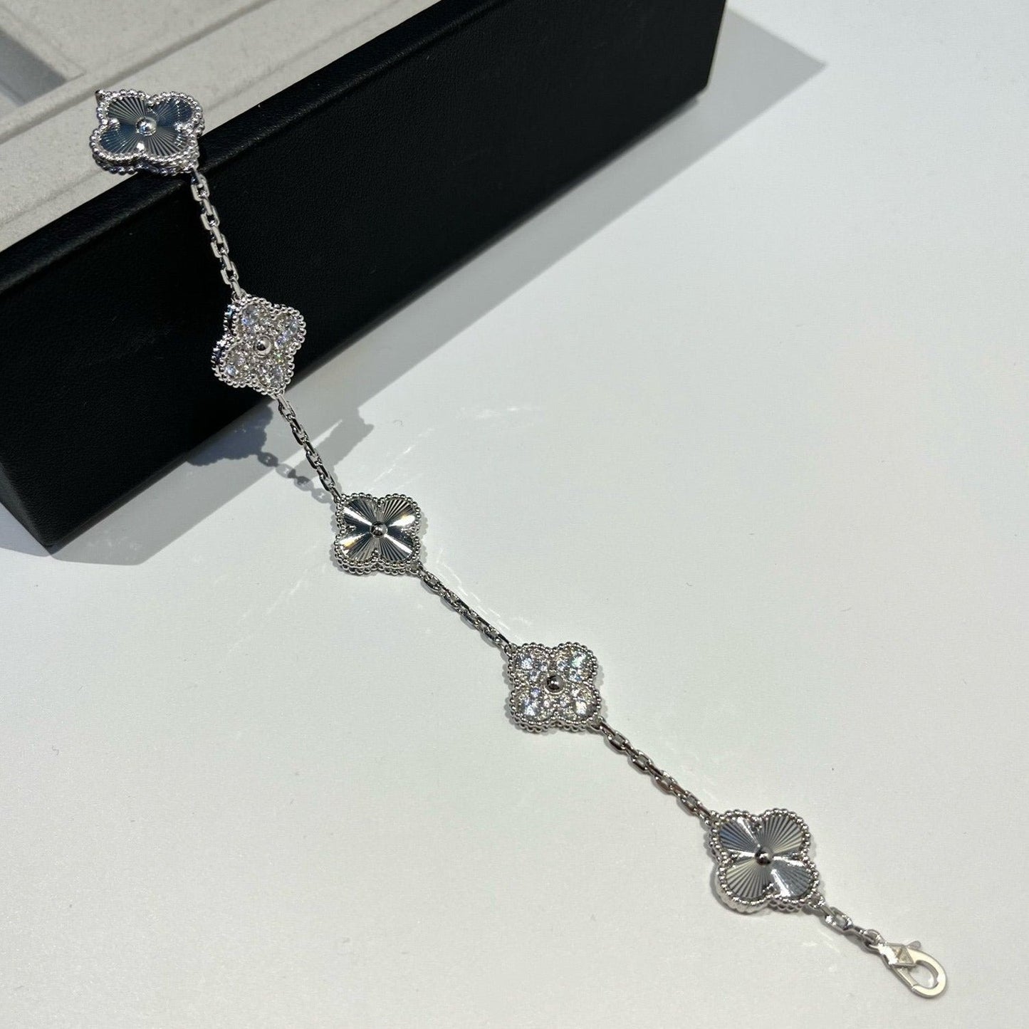 [⭐JeweliWhal] COLLECTION DE BRACELETS LASER TRÈFLE 5 MOTIFS