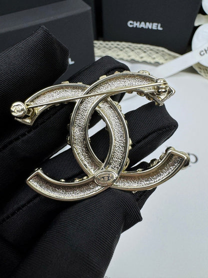 [⭐JeweliWhal]26C Pink-White Enamel Ice Cream Cone Double C Brooch