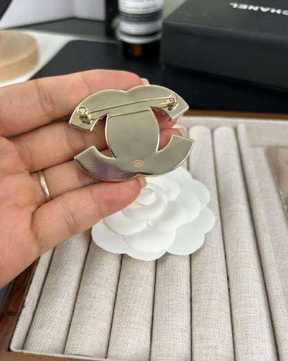 [⭐JeweliWhal]Broche Classique en Résine Rose 5cm