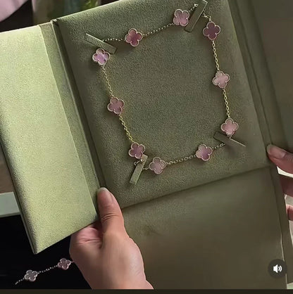 [⭐JeweliWhal Jewellery] Pink Necklace with Ten Clover Designs