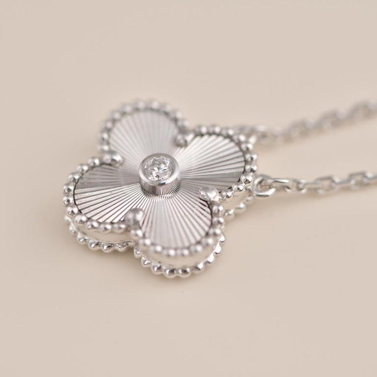 [⭐JeweliWhal]TRÈFLE COLLIER LASER DIAMANT 15 MM ARGENT
