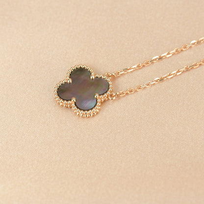 [⭐JeweliWhal]COLLIER TRÈFLE 15MM NACRE GRISE