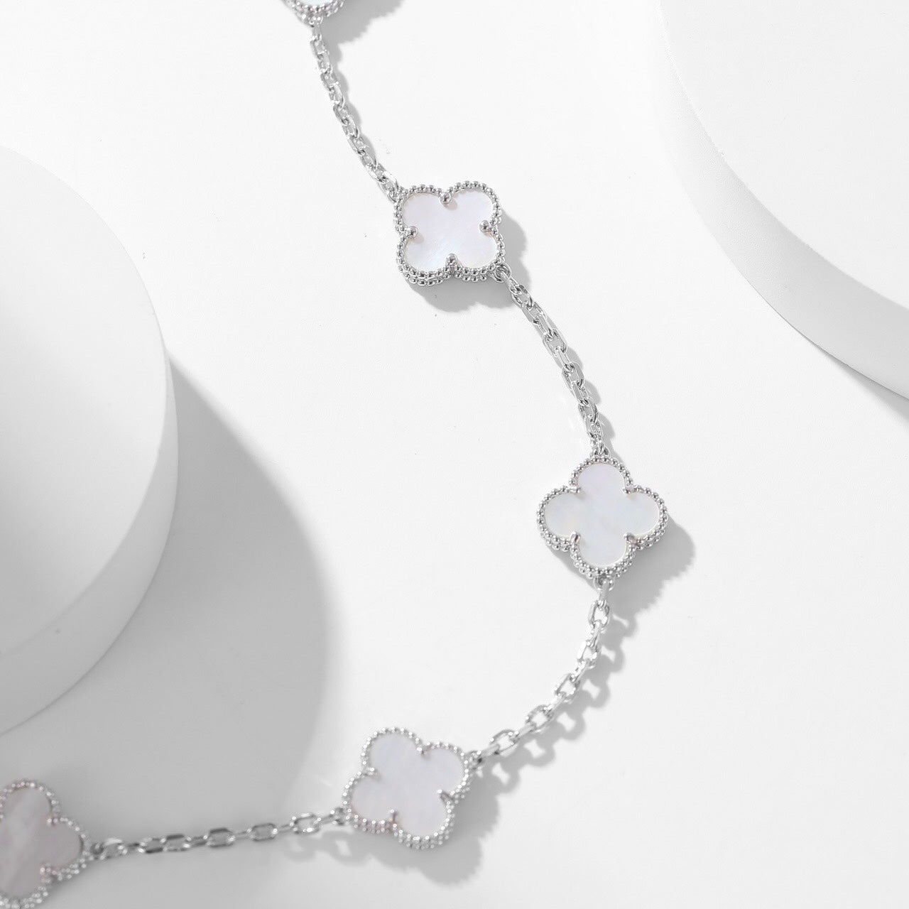 [⭐JeweliWhal]COLLIER TRÈFLE 10 MOTIFS NACRE BLANCHE