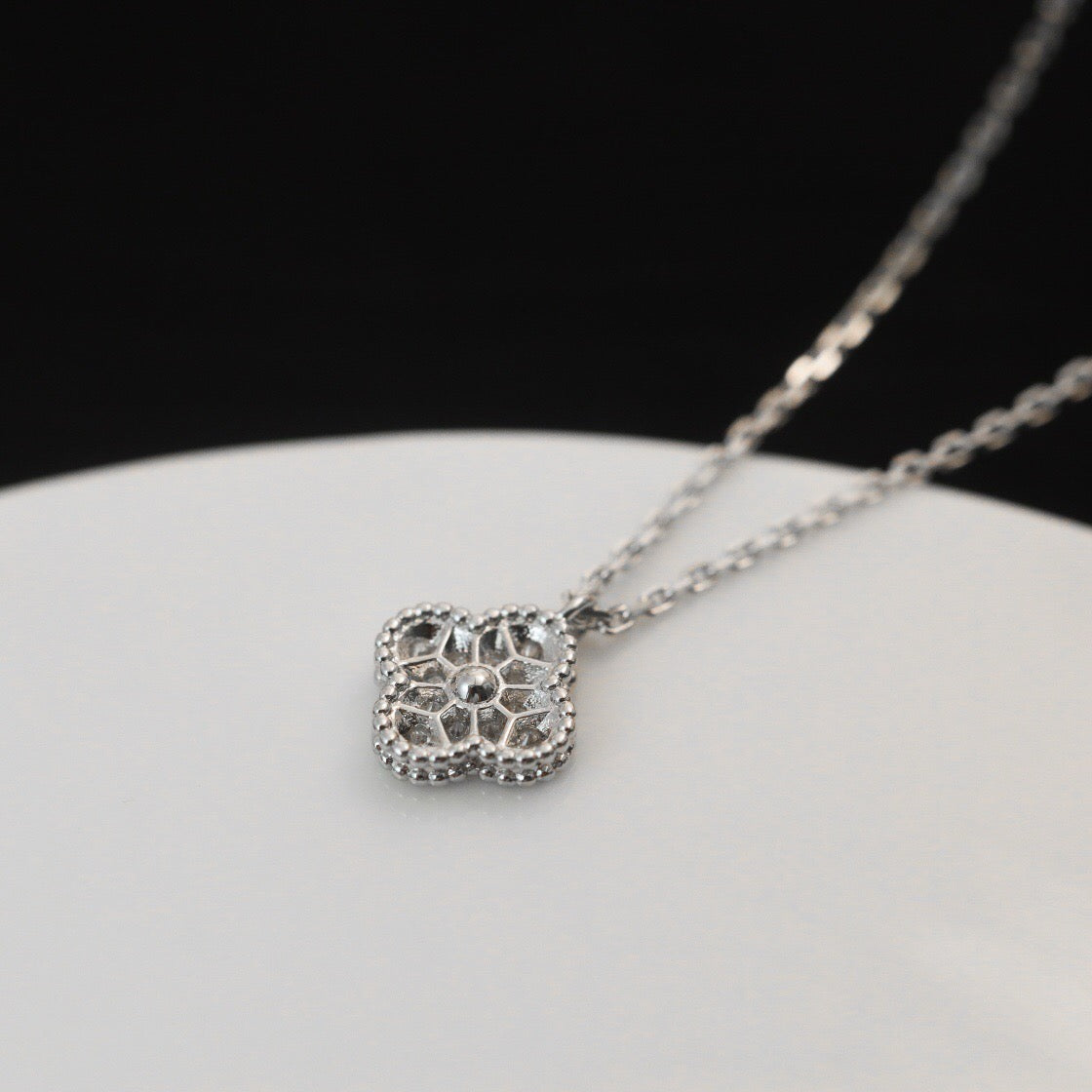 [⭐JeweliWhal]COLLIER PENDENTIF TRÈFLE MINI 9.5MM DIAMANT