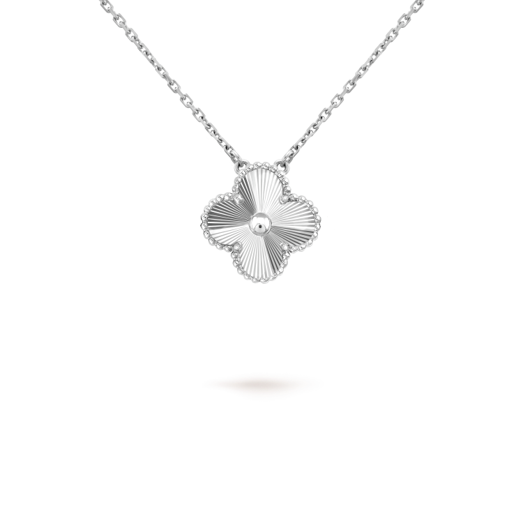 [⭐JeweliWhal]COLLIER LASER TRÈFLE 15MM ARGENT