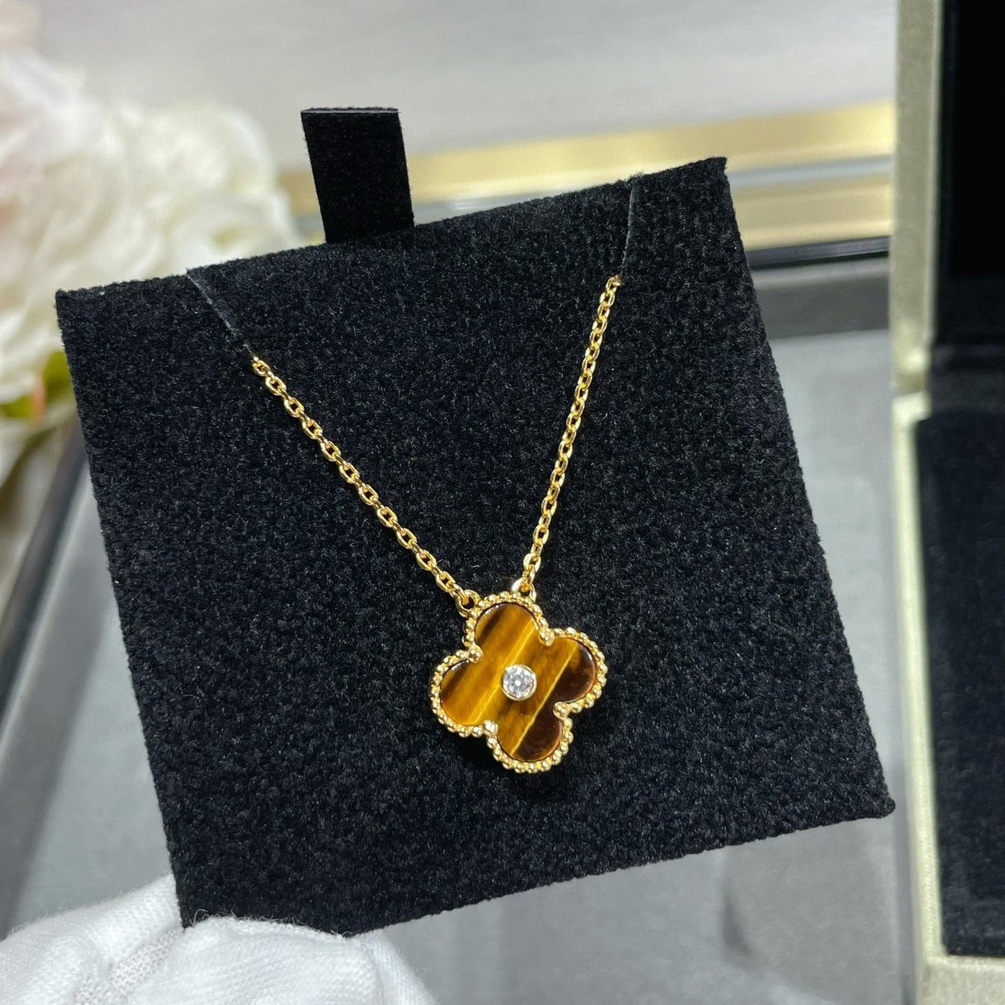 [⭐JeweliWhal]Collier TRÈFLE 15MM DIAMANT ET AGATE ŒIL DE TIGRE JAUNE