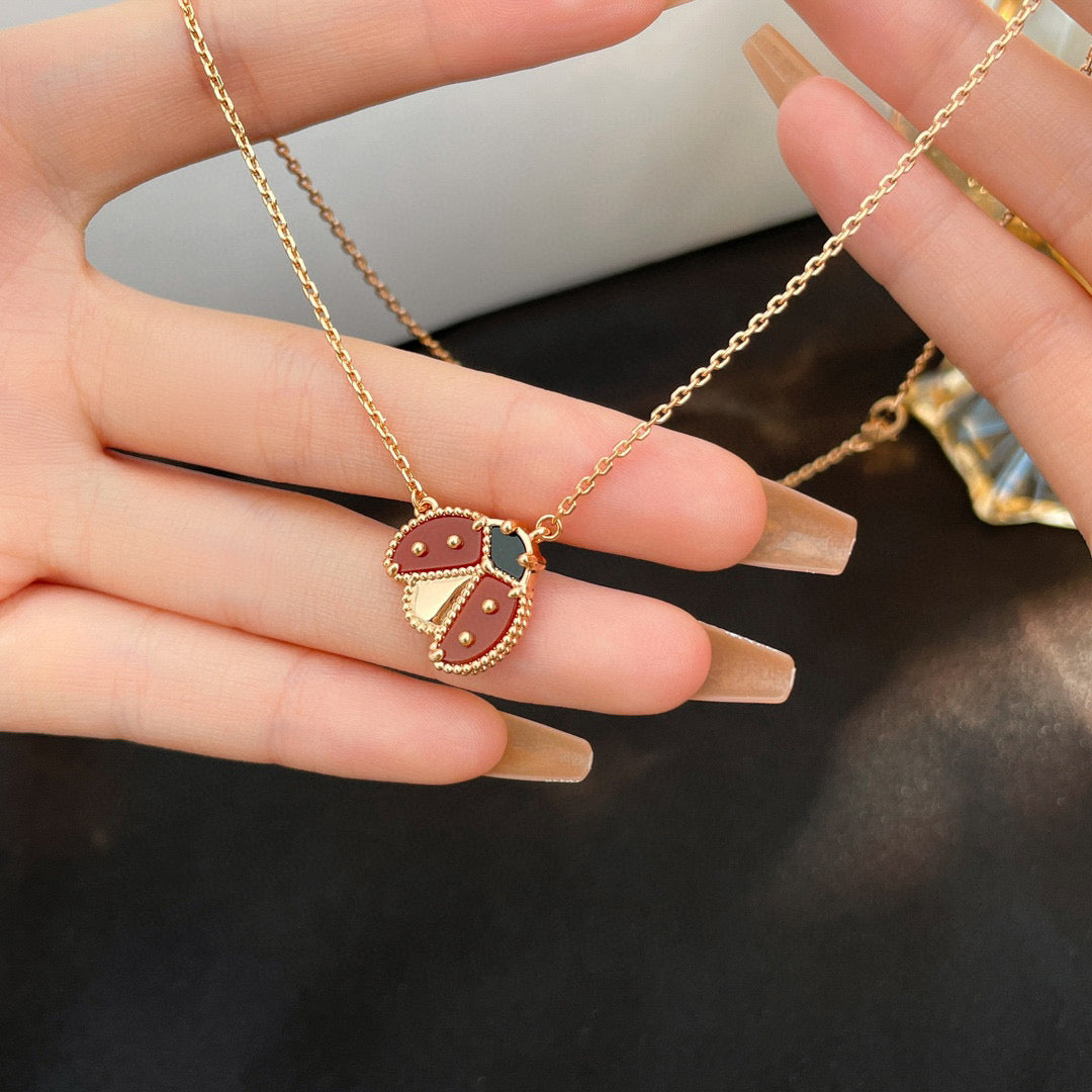 [⭐JeweliWhal]COLLIER COCCINELLE EN CORNALINE PORTE-BONHEUR