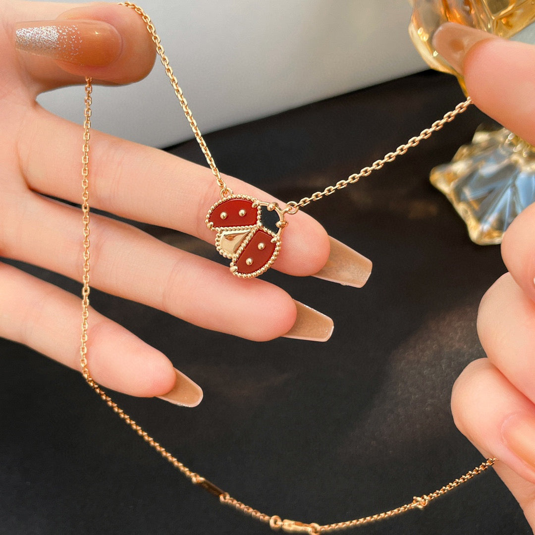 [⭐JeweliWhal]COLLIER COCCINELLE EN CORNALINE PORTE-BONHEUR
