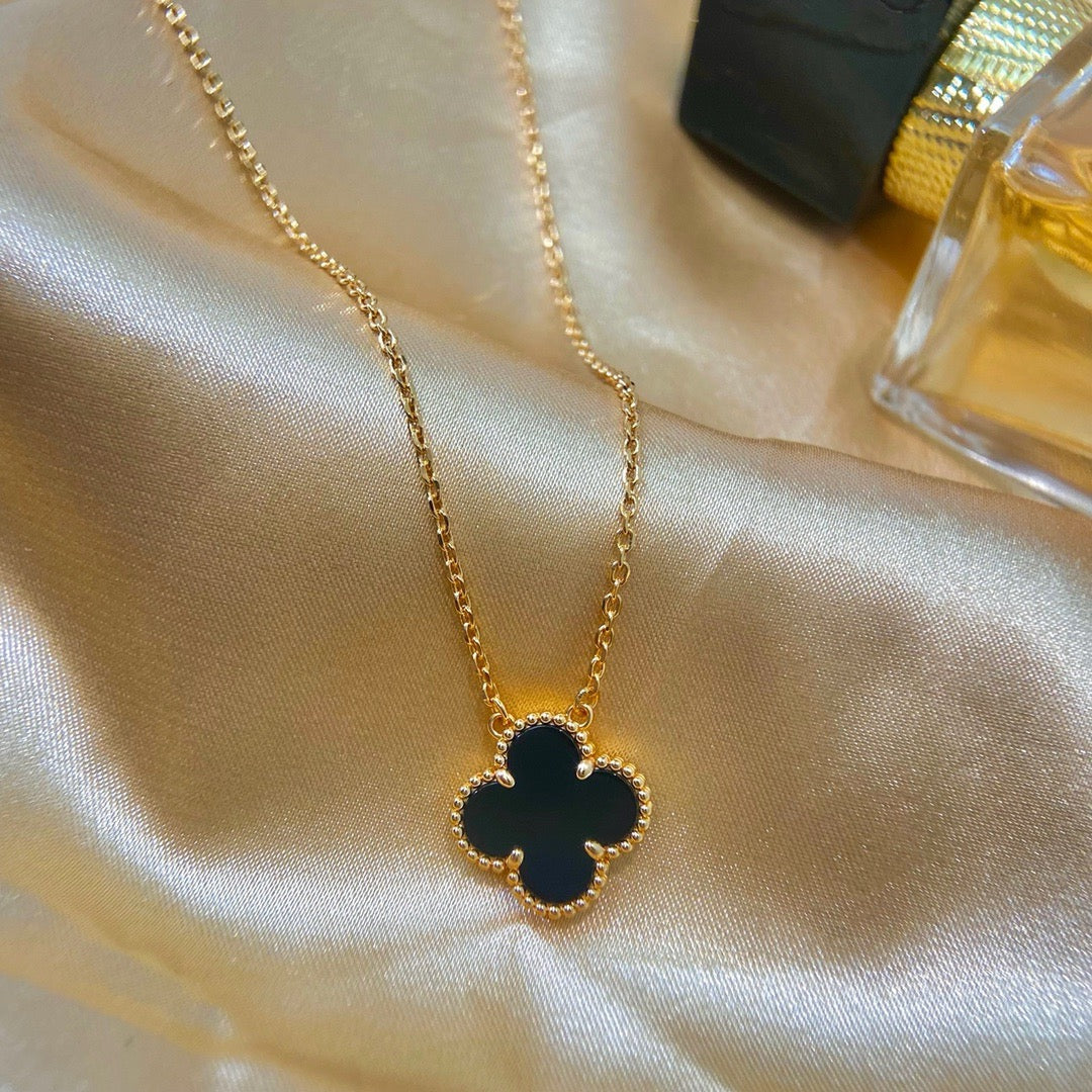 [⭐JeweliWhal]COLLIER FLEUR UNIQUE 15MM ONYX NOIR TRÈFLE