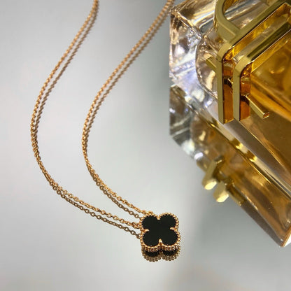 [⭐JeweliWhal]COLLIER FLEUR UNIQUE 15MM ONYX NOIR TRÈFLE
