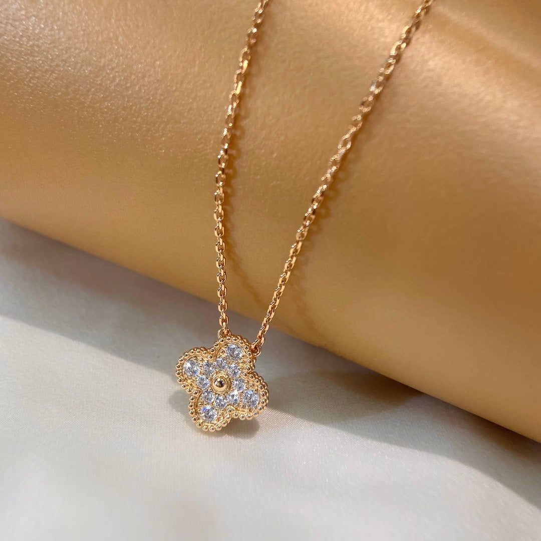 [⭐JeweliWhal]COLLIER FLEUR UNIQUE DIAMANT TRÈFLE 15 MM