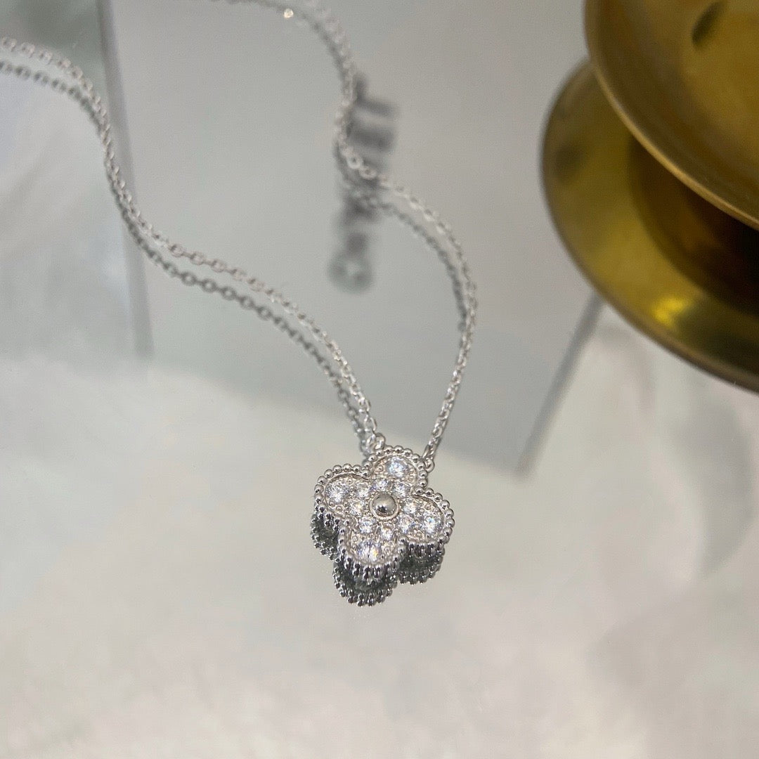 [⭐JeweliWhal]COLLIER FLEUR UNIQUE DIAMANT TRÈFLE 15 MM