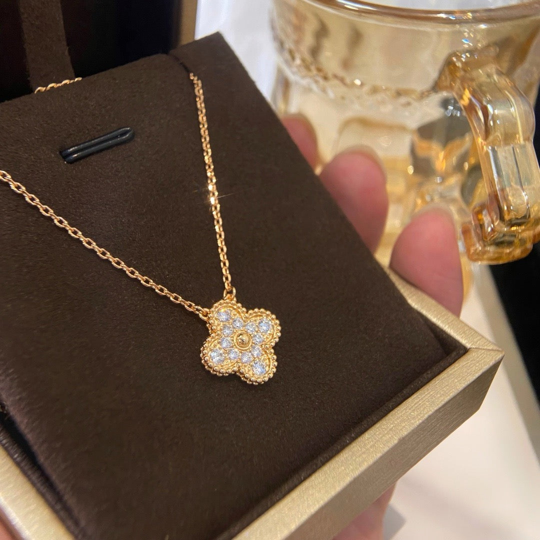 [⭐JeweliWhal]COLLIER FLEUR UNIQUE DIAMANT TRÈFLE 15 MM