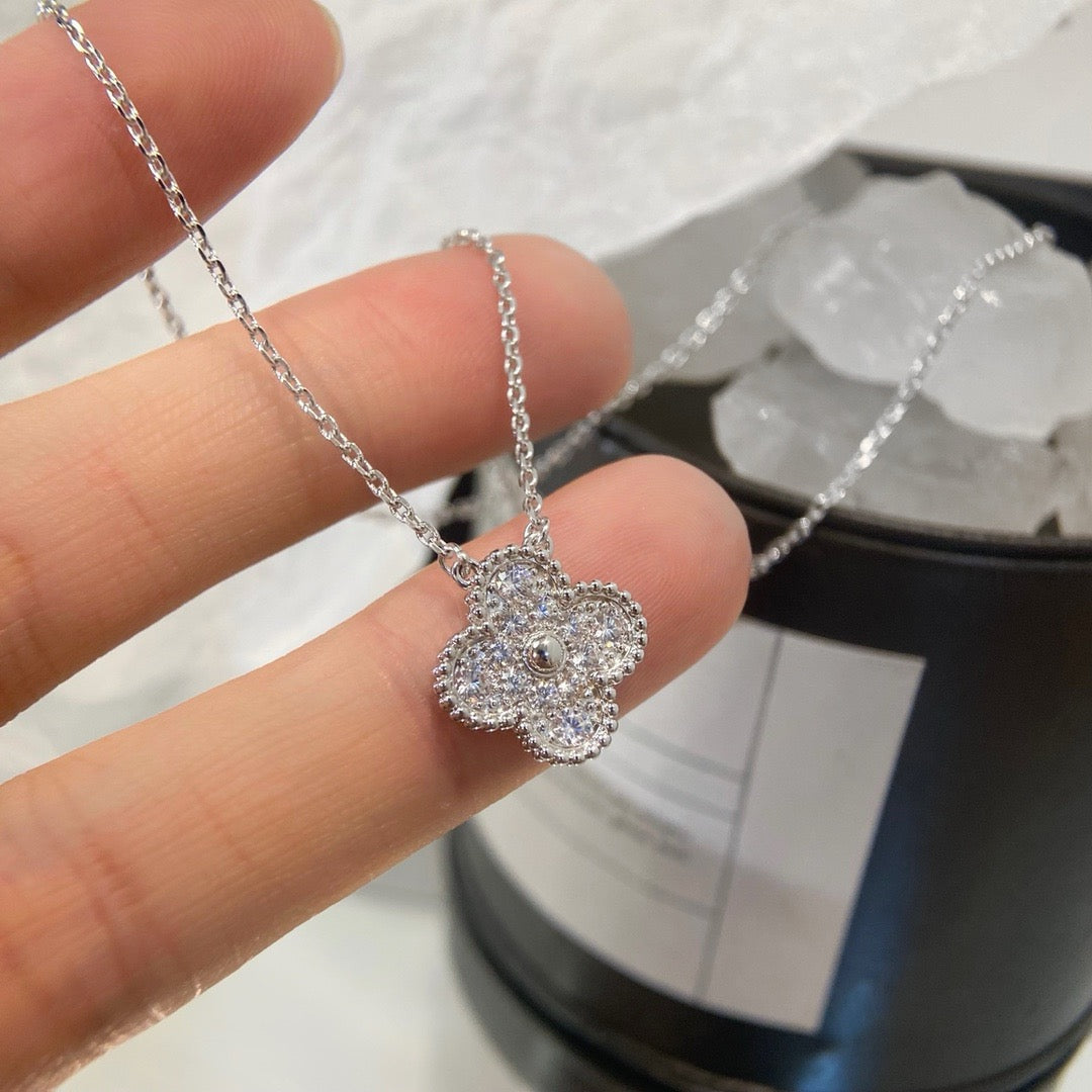 [⭐JeweliWhal]COLLIER FLEUR UNIQUE DIAMANT TRÈFLE 15 MM