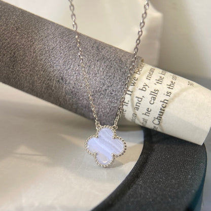 [⭐JeweliWhal]COLLIER TRÈFLE 15 MM CALCÉDOINE BLEUE ARGENT