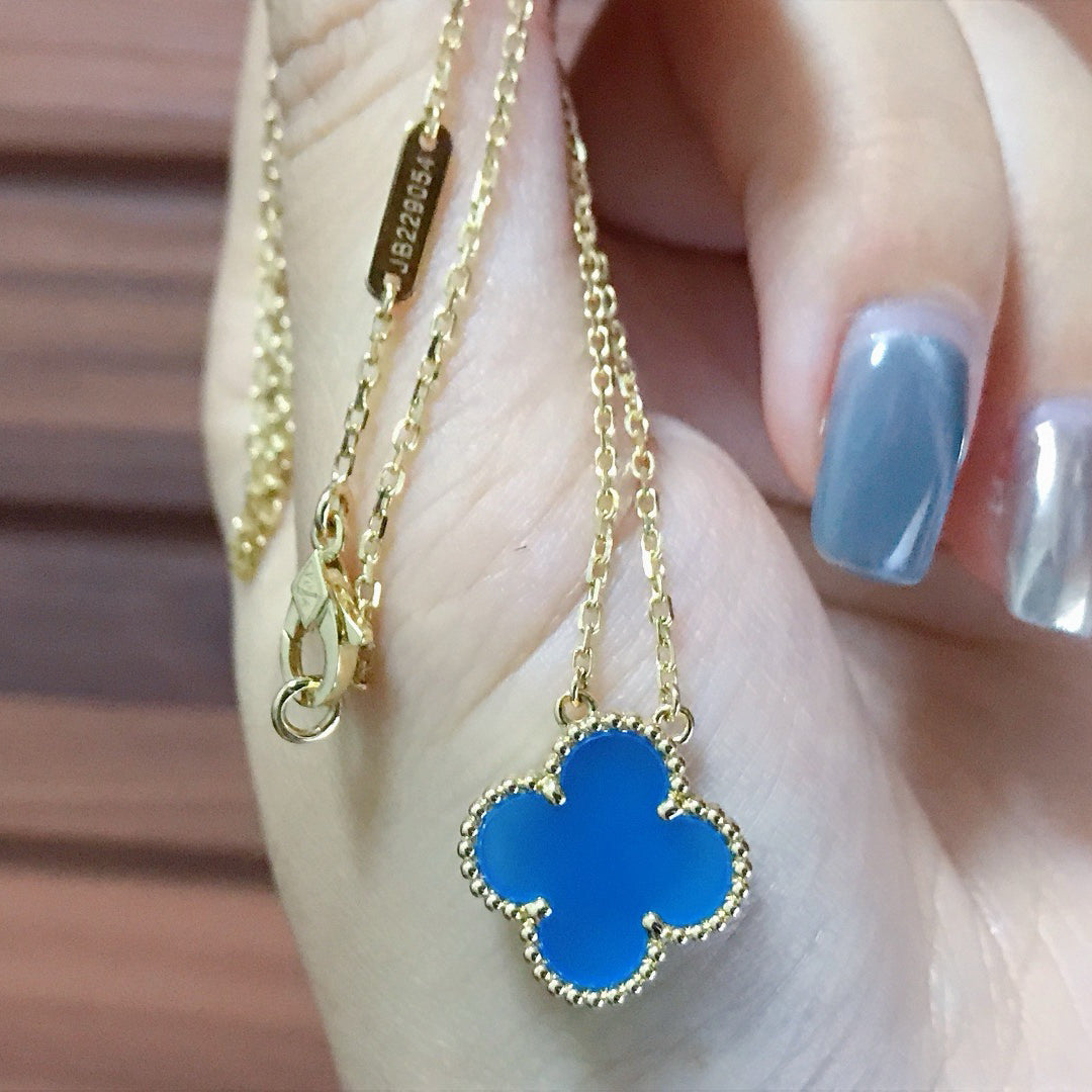 [⭐JeweliWhal]COLLIER AGATE BLEUE 15MM TRÈFLE