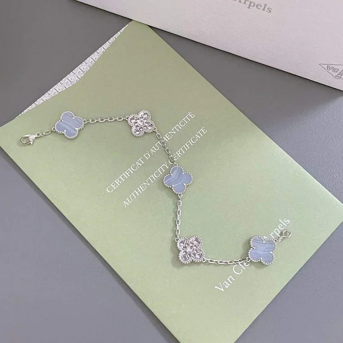 [⭐JeweliWhal] COLLECTION BRACELETS TRÈFLE 5 MOTIFS CHALCEDOINE VIOLETTE