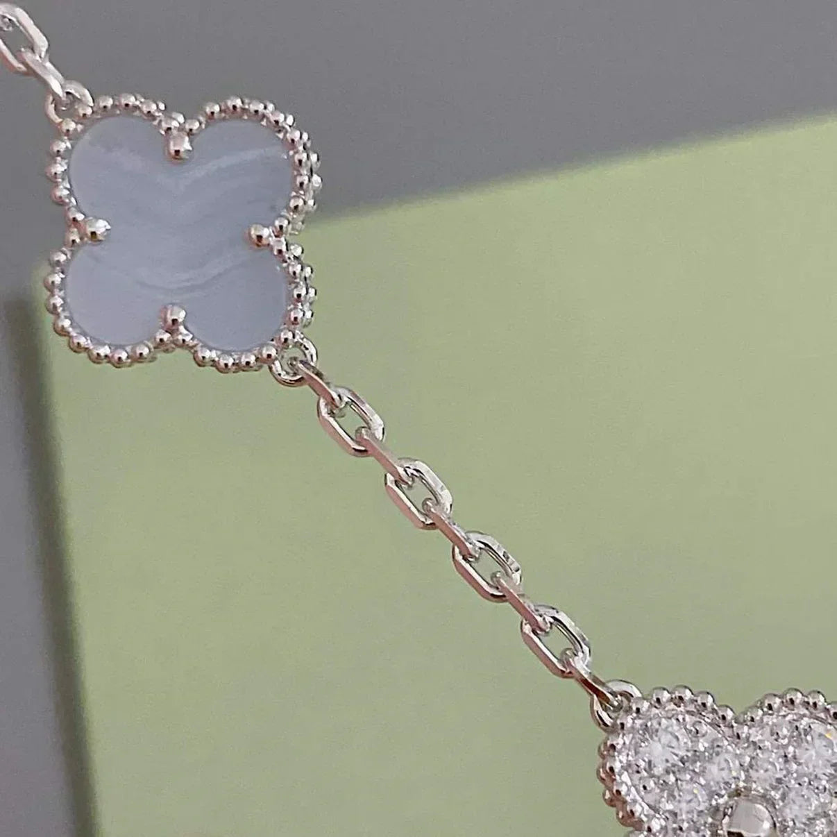 [⭐JeweliWhal] COLLECTION BRACELETS TRÈFLE 5 MOTIFS CHALCEDOINE VIOLETTE