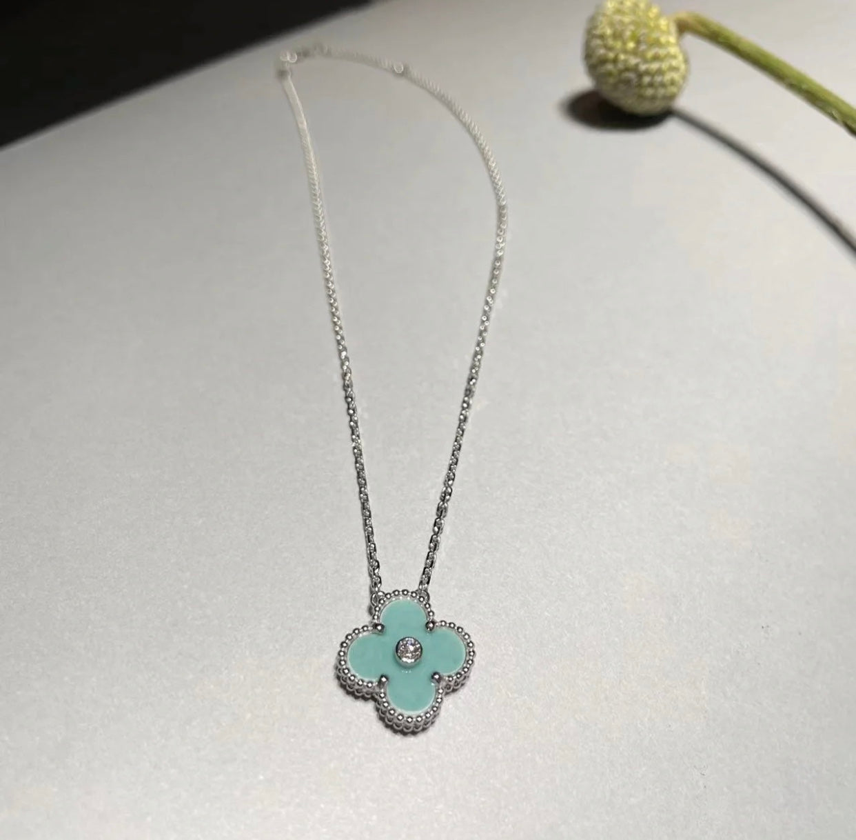 [⭐JeweliWhal]COLLIER EN ARGENT CLOVER 1 DIAMANT BLEU CLAIR