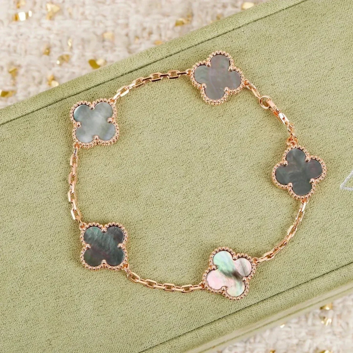 [⭐JeweliWhal] COLLECTION BRACELETS TRÈFLE 5 MOTIFS EN NACRE GRISE