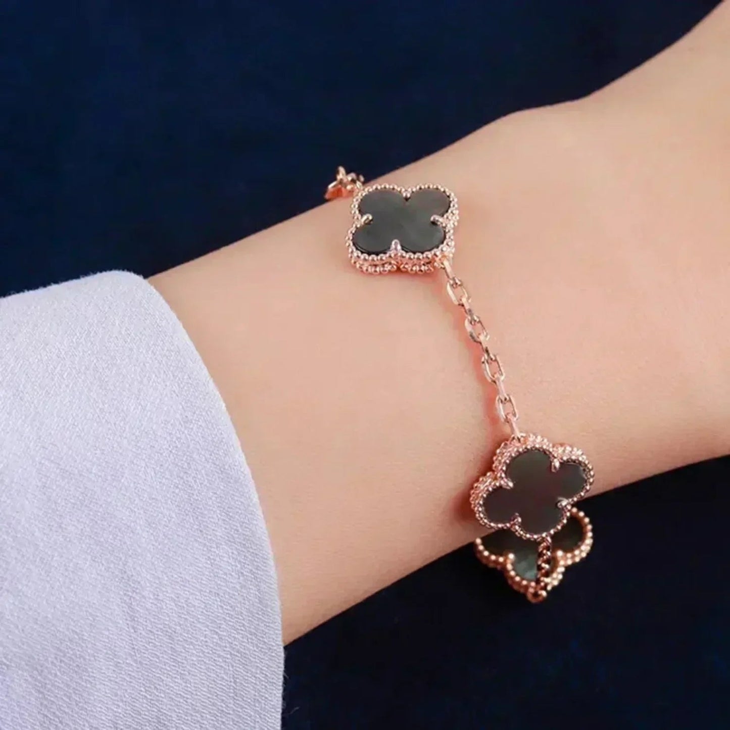 [⭐JeweliWhal] COLLECTION BRACELETS TRÈFLE 5 MOTIFS EN NACRE GRISE