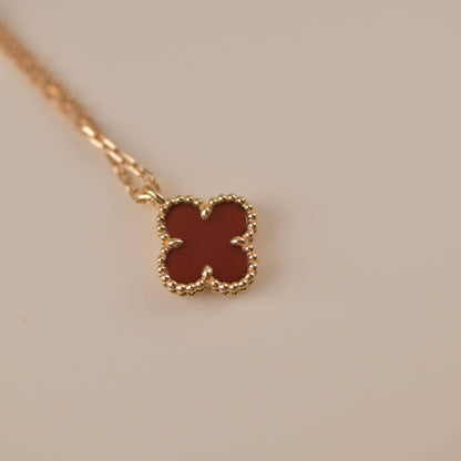 [⭐JeweliWhal]COLLIER TRÈFLE MINI 9.5MM CORNALINES BLANCHES