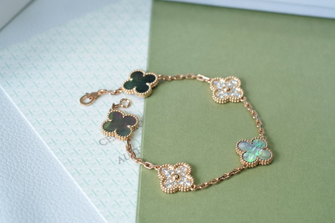 [⭐JeweliWhal] COLLECTION BRACELETS TRÈFLE 5 MOTIFS EN NACRE GRISE