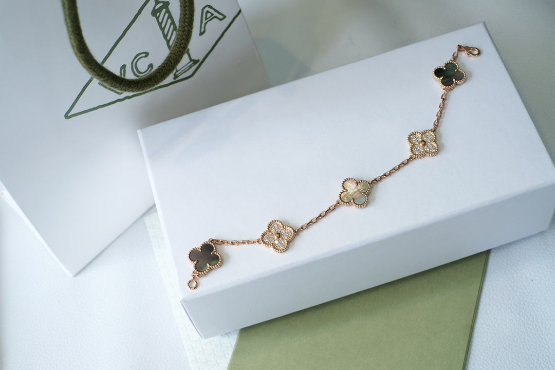 [⭐JeweliWhal] COLLECTION BRACELETS TRÈFLE 5 MOTIFS EN NACRE GRISE