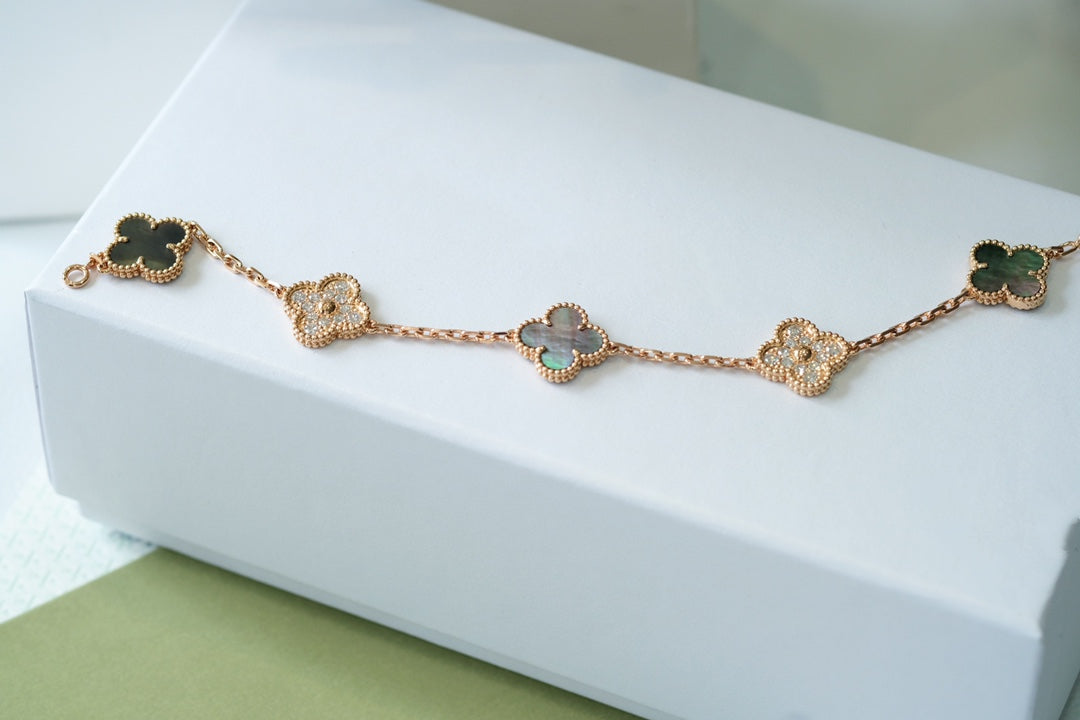 [⭐JeweliWhal] COLLECTION BRACELETS TRÈFLE 5 MOTIFS EN NACRE GRISE