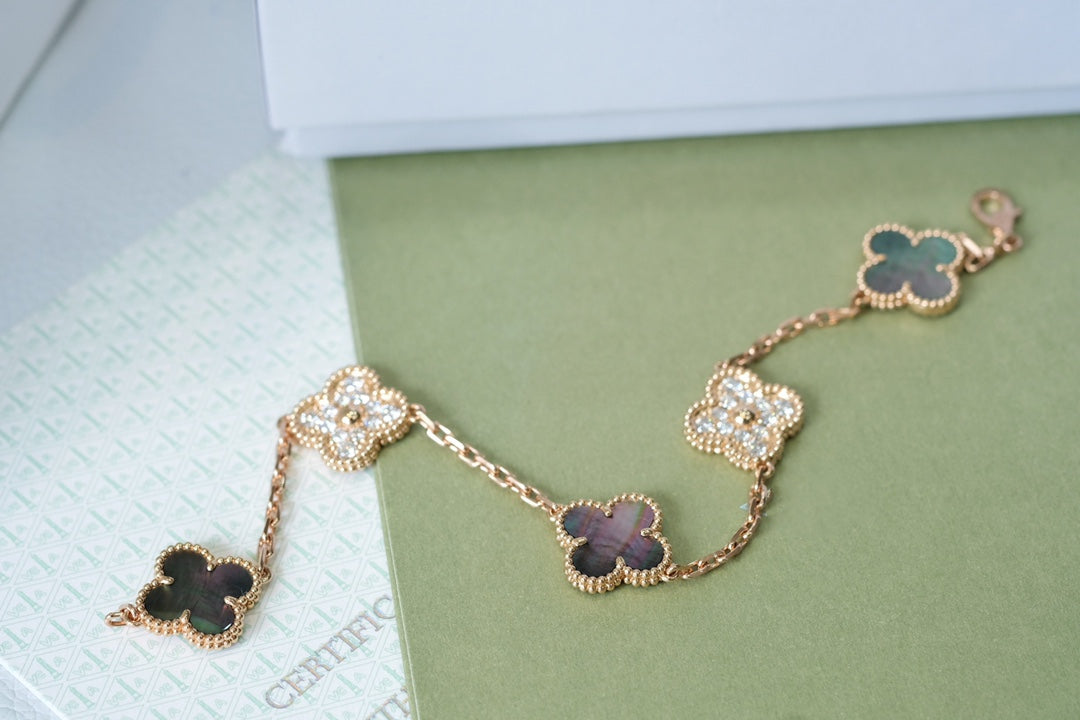 [⭐JeweliWhal] COLLECTION BRACELETS TRÈFLE 5 MOTIFS EN NACRE GRISE