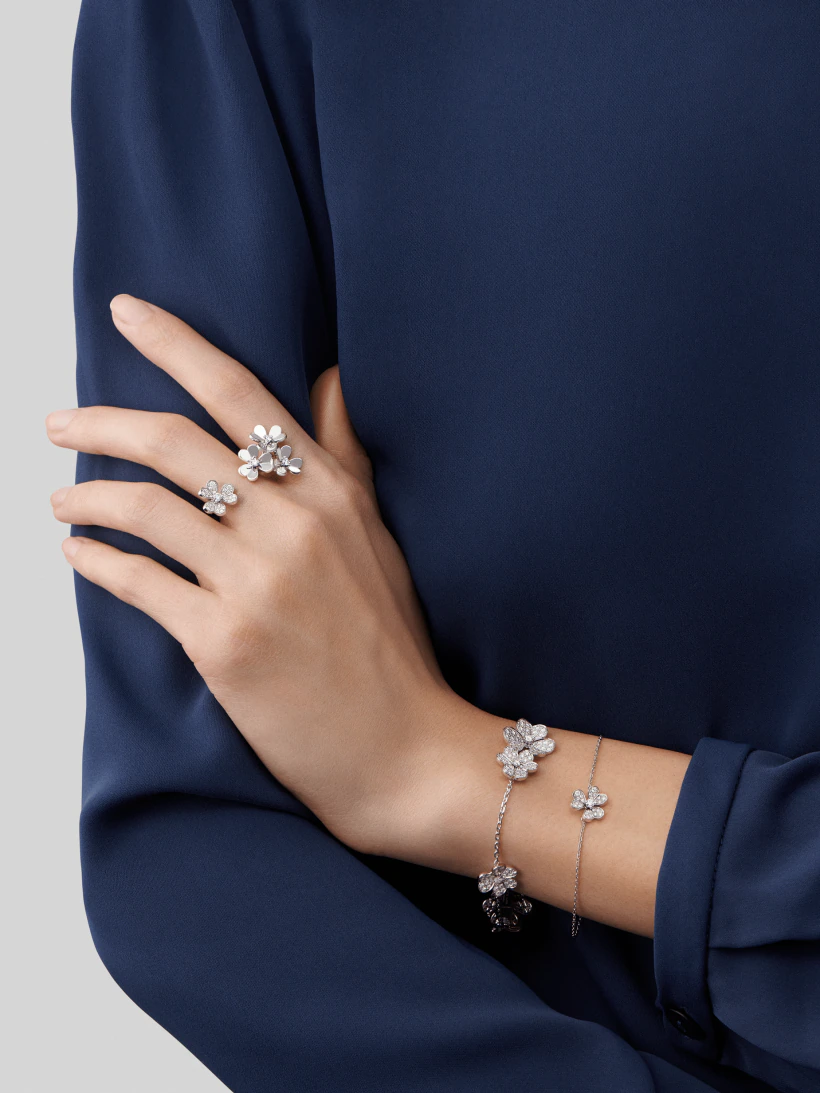 [⭐JeweliWhal]BRACELET FLEUR ARGENT ET DIAMANT FRIVOLE